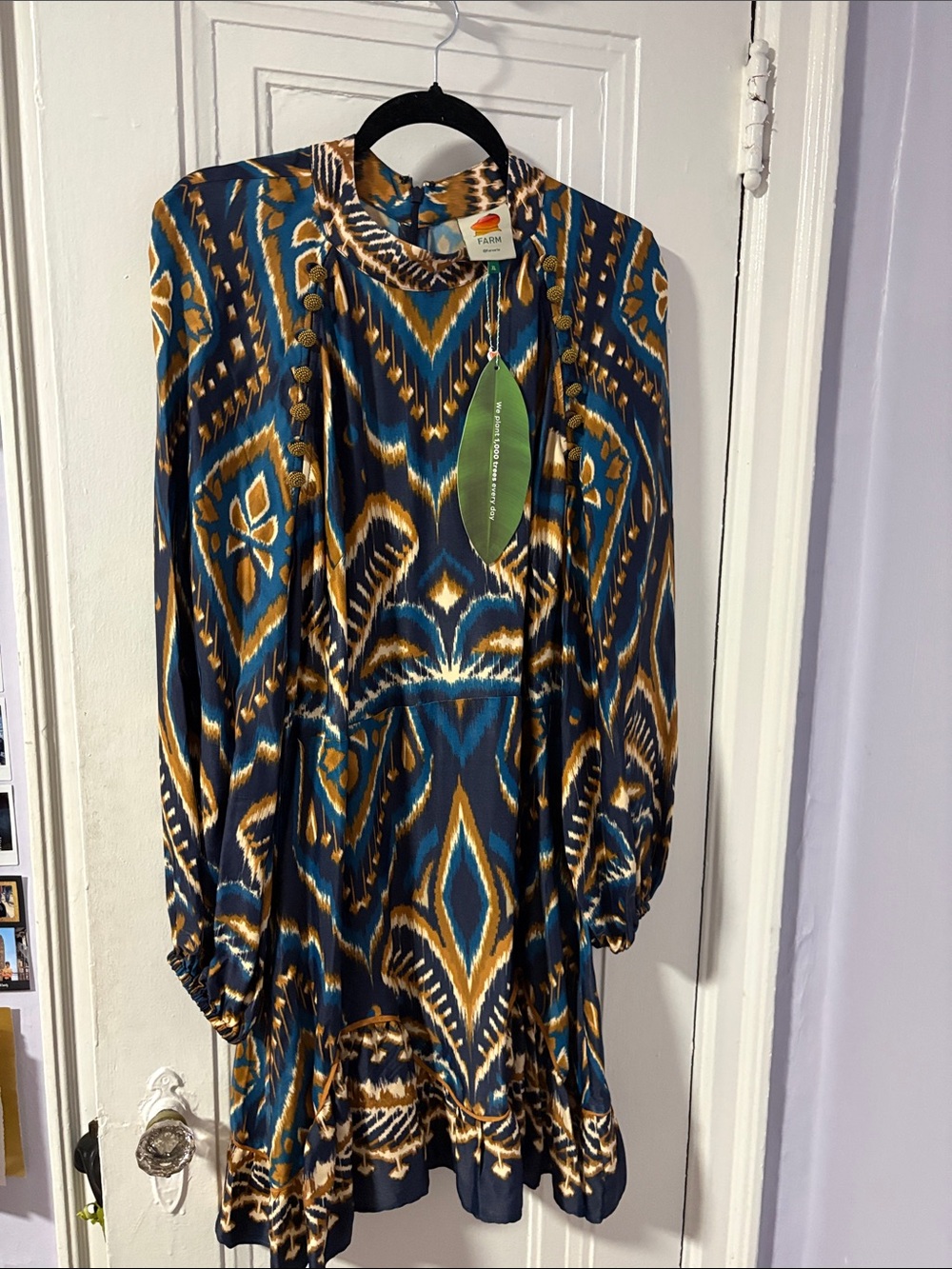 FARM RIO Women's Blue and Gold Patterned Long-Sleeve Dress
BRAND NEW - Picture 1 of 7